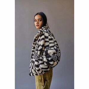 UO Olivia Printed Sherpa